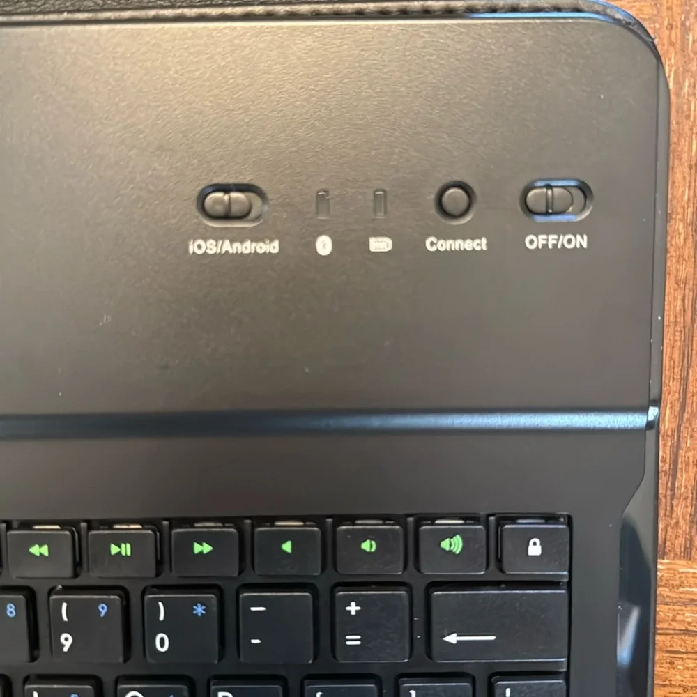 PointMobl Tablet Case & Keyboard